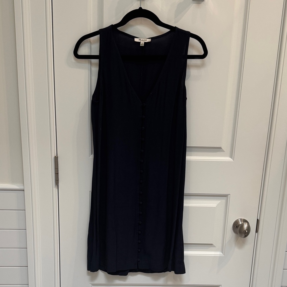 Sleeveless navy button down dress